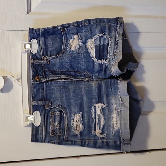 American Eagle shirt and American Eagle shorts - Picture 2 of 6